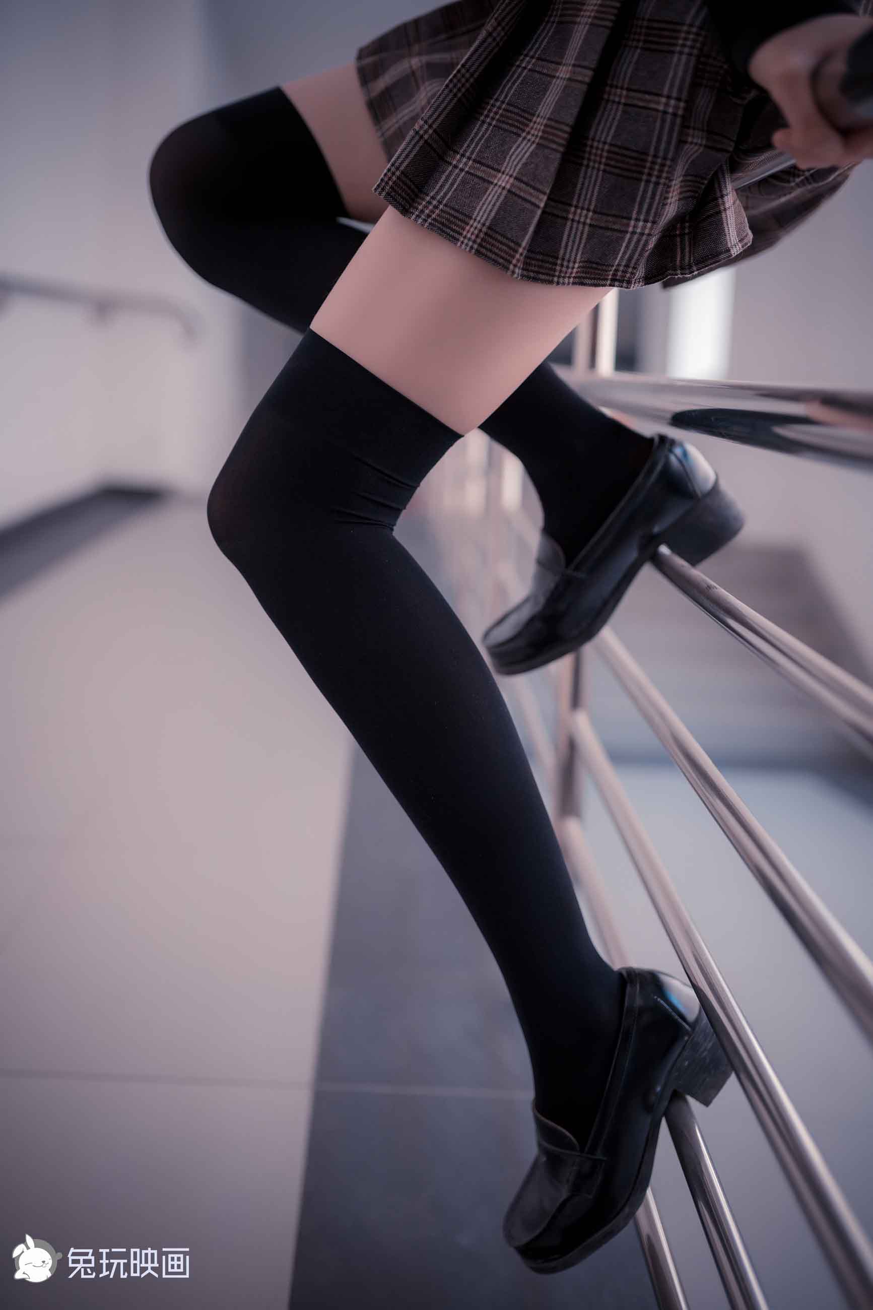 [兔玩映画]B87.008制服裙的绝对领域插图
